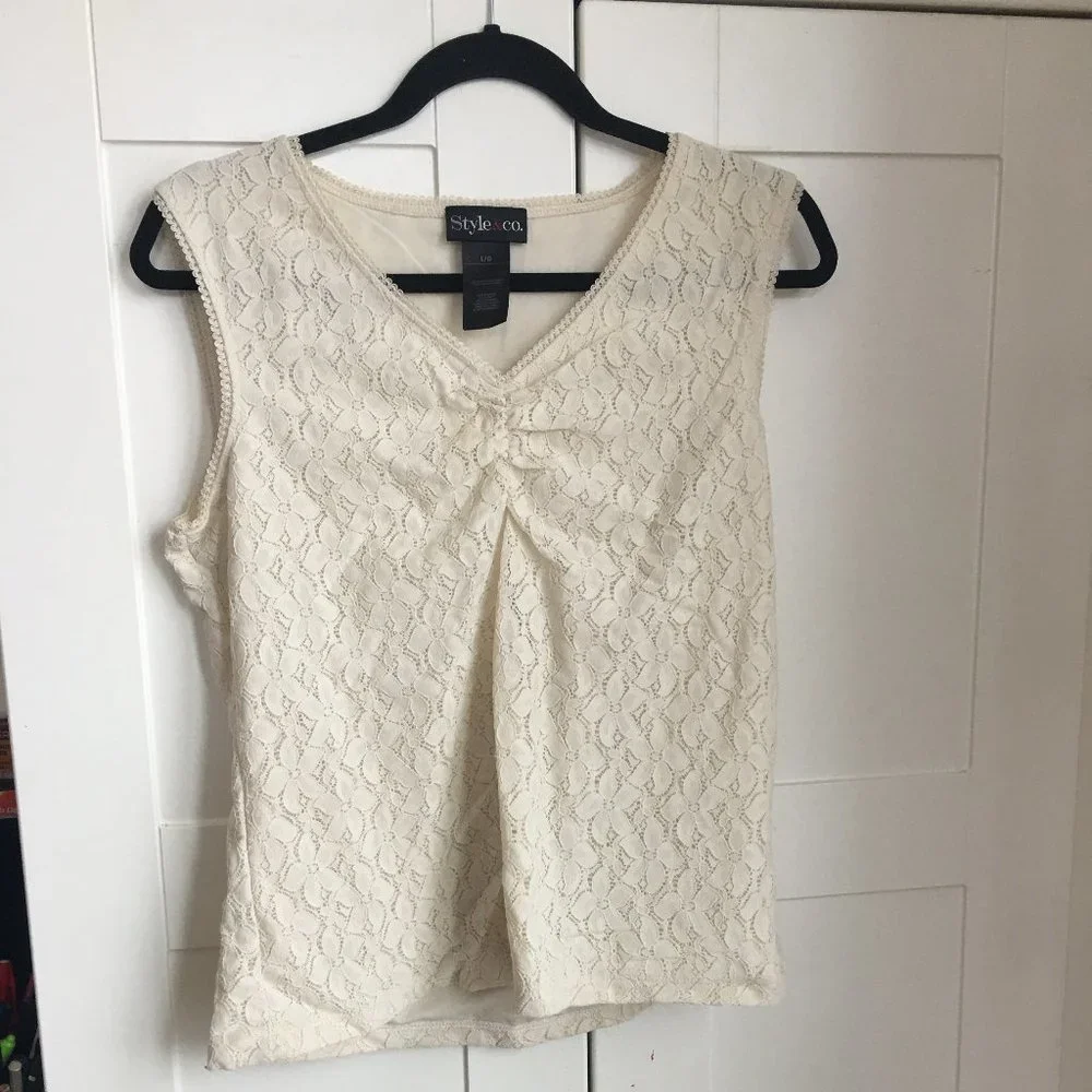 Lace top - Picture 2 of 4